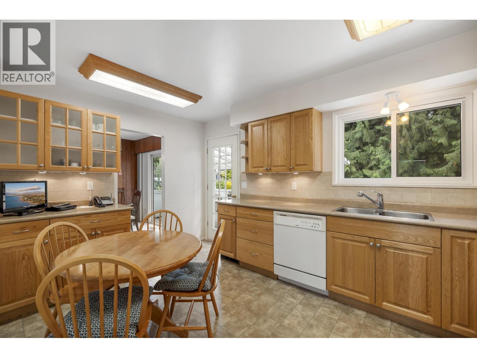 1441 Delia Drive, Port Coquitlam, British Columbia  V3C 2V9 - Photo 11 - R3058233