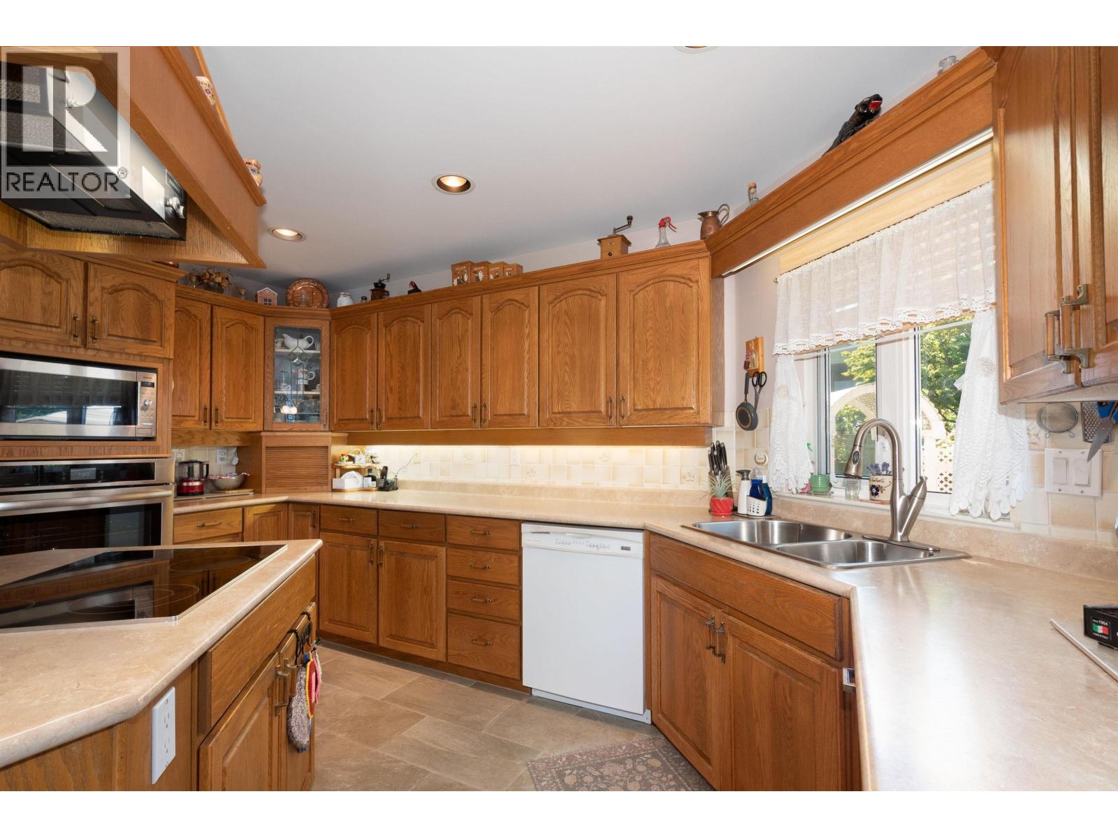 6440 Rosebery Avenue, West Vancouver, British Columbia  V7W 2C6 - Photo 12 - R3058268