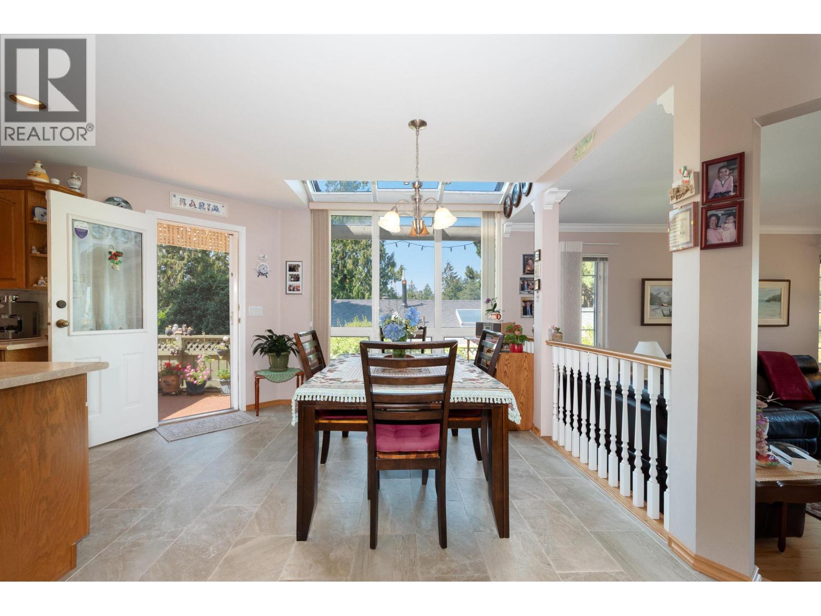 6440 Rosebery Avenue, West Vancouver, British Columbia  V7W 2C6 - Photo 13 - R3058268
