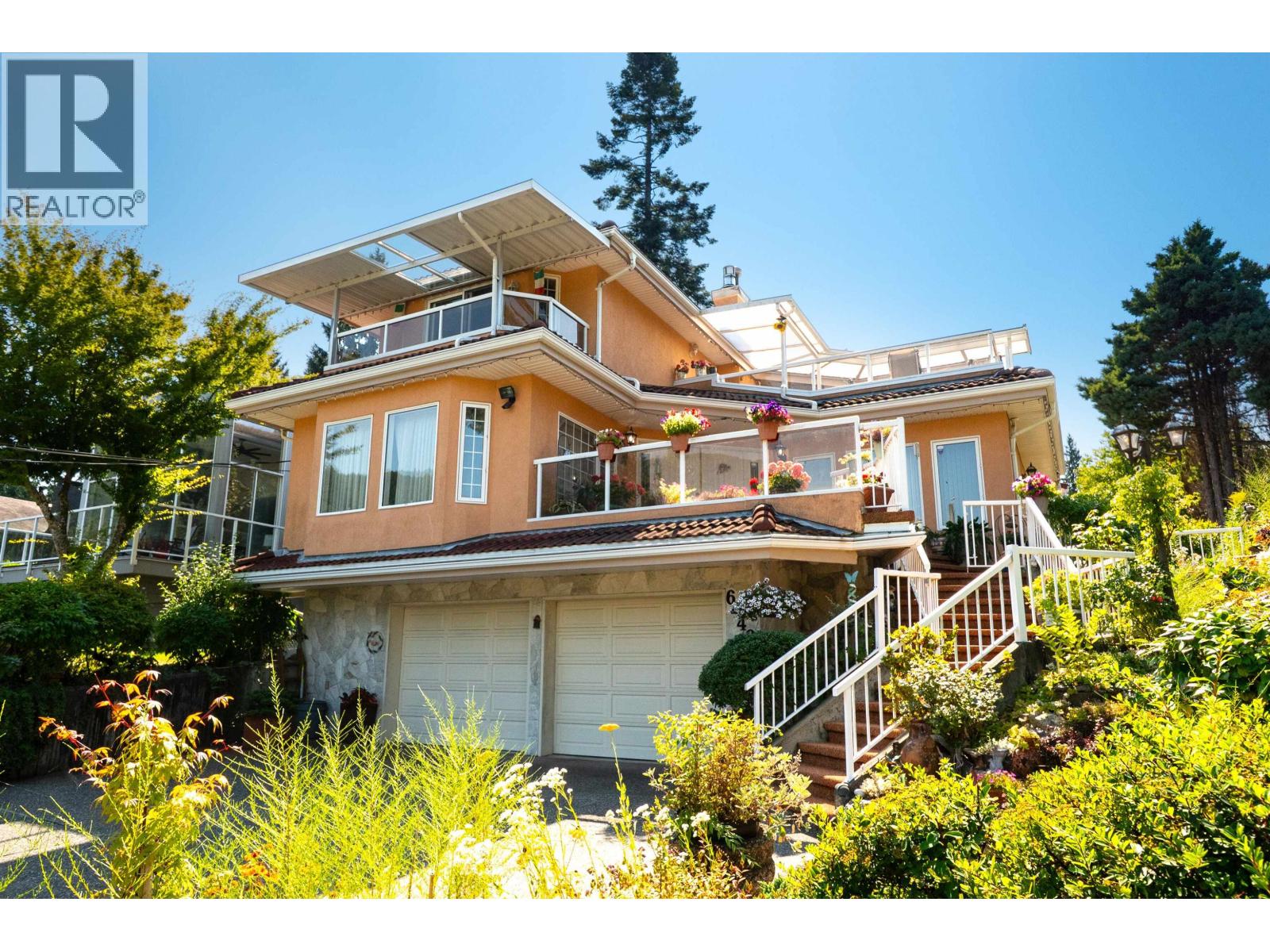 6440 Rosebery Avenue, West Vancouver, British Columbia  V7W 2C6 - Photo 2 - R3058268