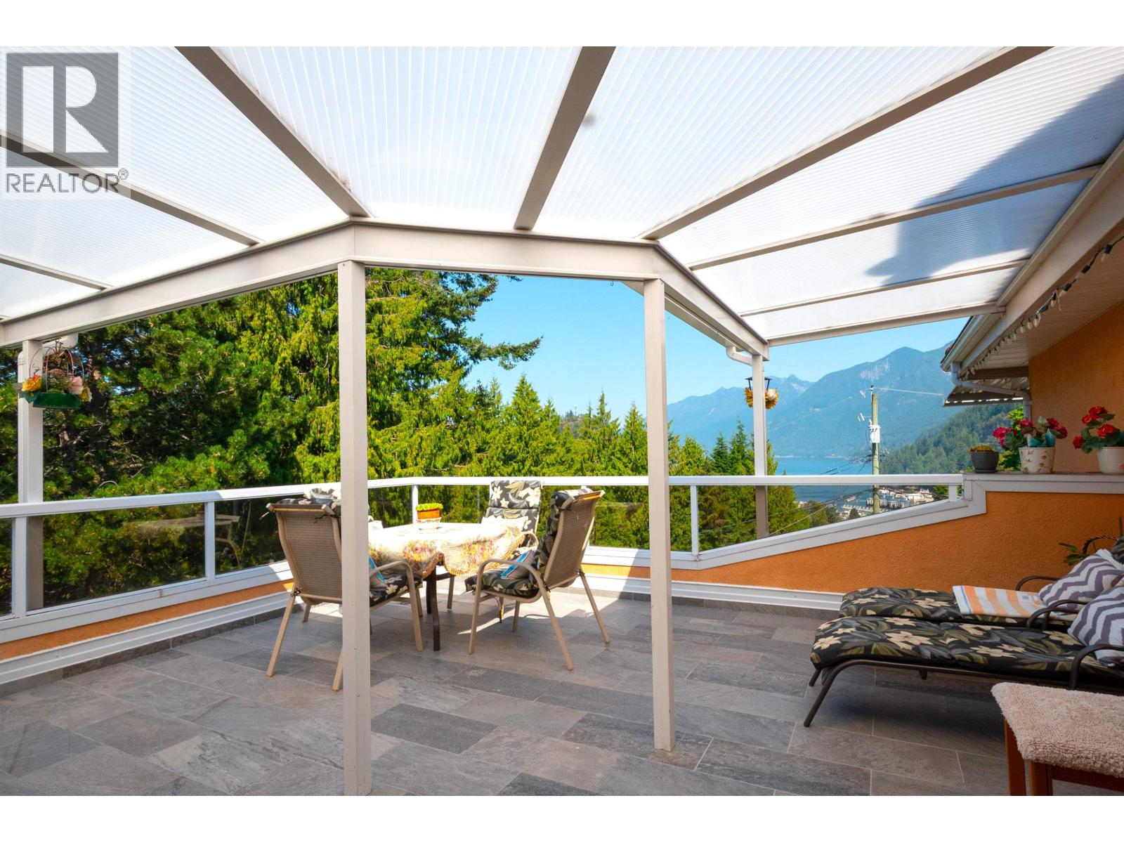 6440 Rosebery Avenue, West Vancouver, British Columbia  V7W 2C6 - Photo 30 - R3058268