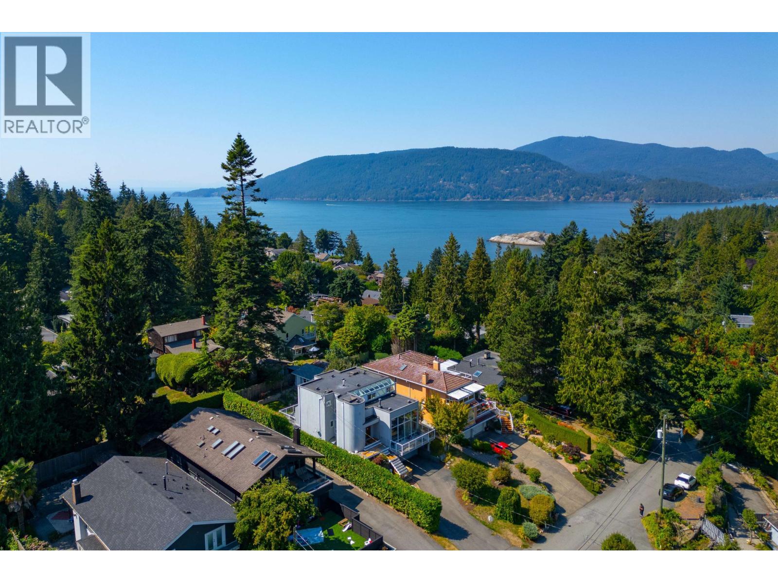 6440 Rosebery Avenue, West Vancouver, British Columbia  V7W 2C6 - Photo 37 - R3058268