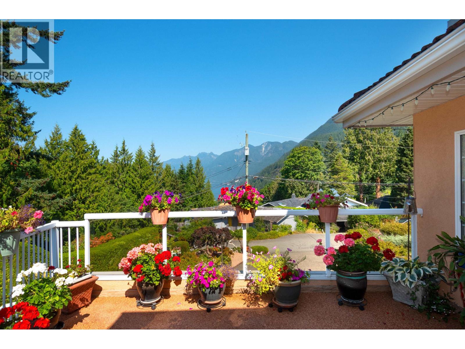 6440 Rosebery Avenue, West Vancouver, British Columbia  V7W 2C6 - Photo 4 - R3058268