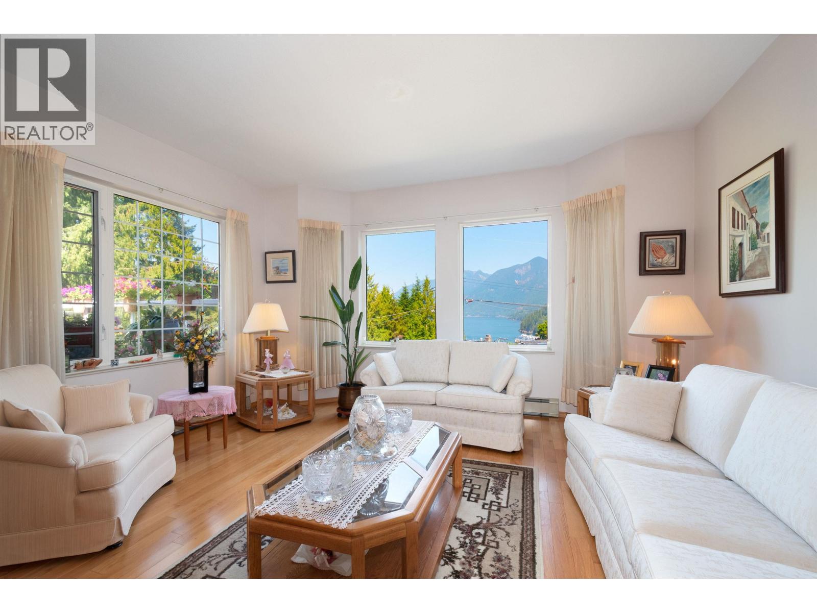 6440 Rosebery Avenue, West Vancouver, British Columbia  V7W 2C6 - Photo 7 - R3058268
