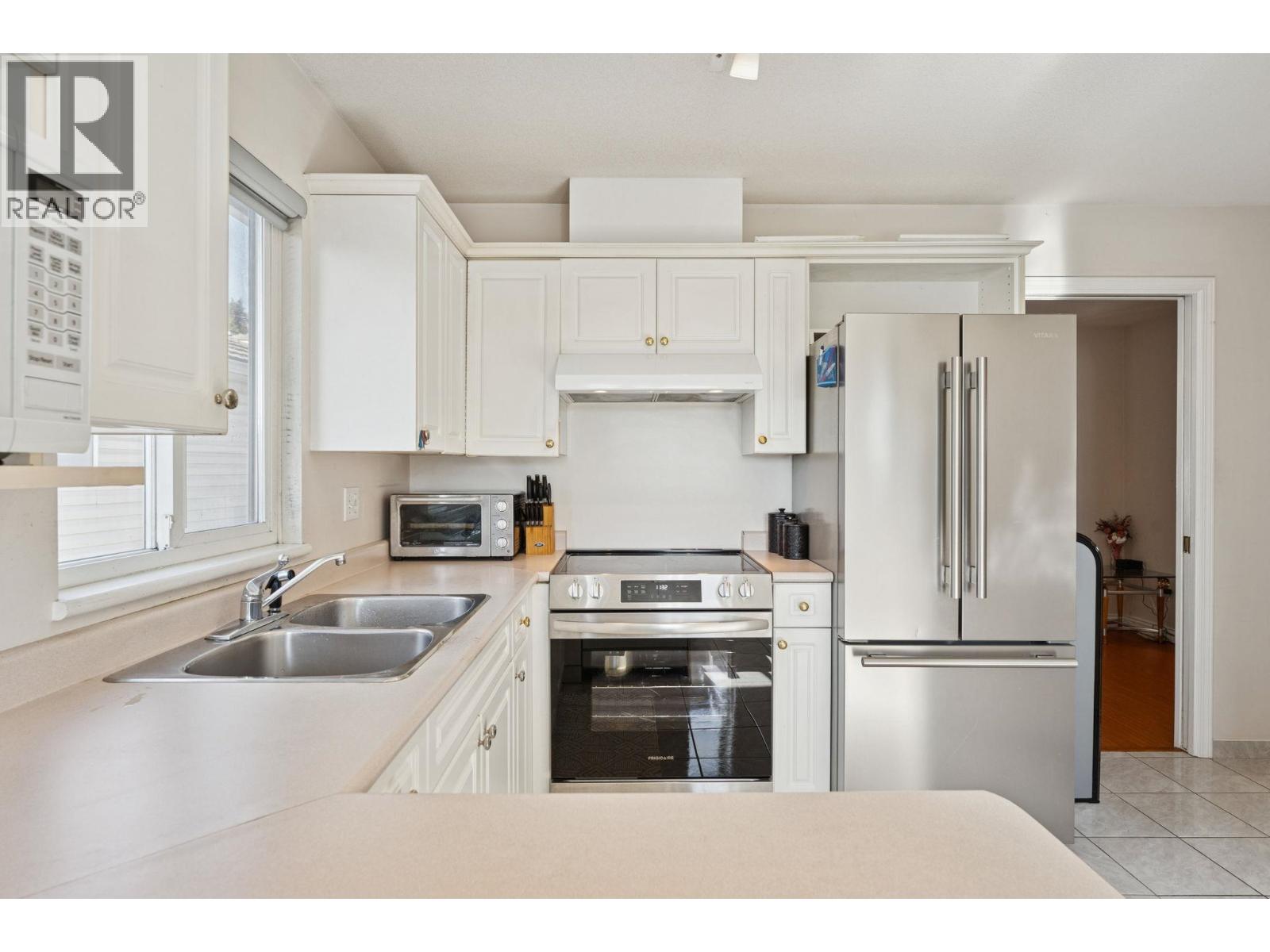 132 San Juan Place, Coquitlam, British Columbia  V3K 6Y8 - Photo 12 - R3058294