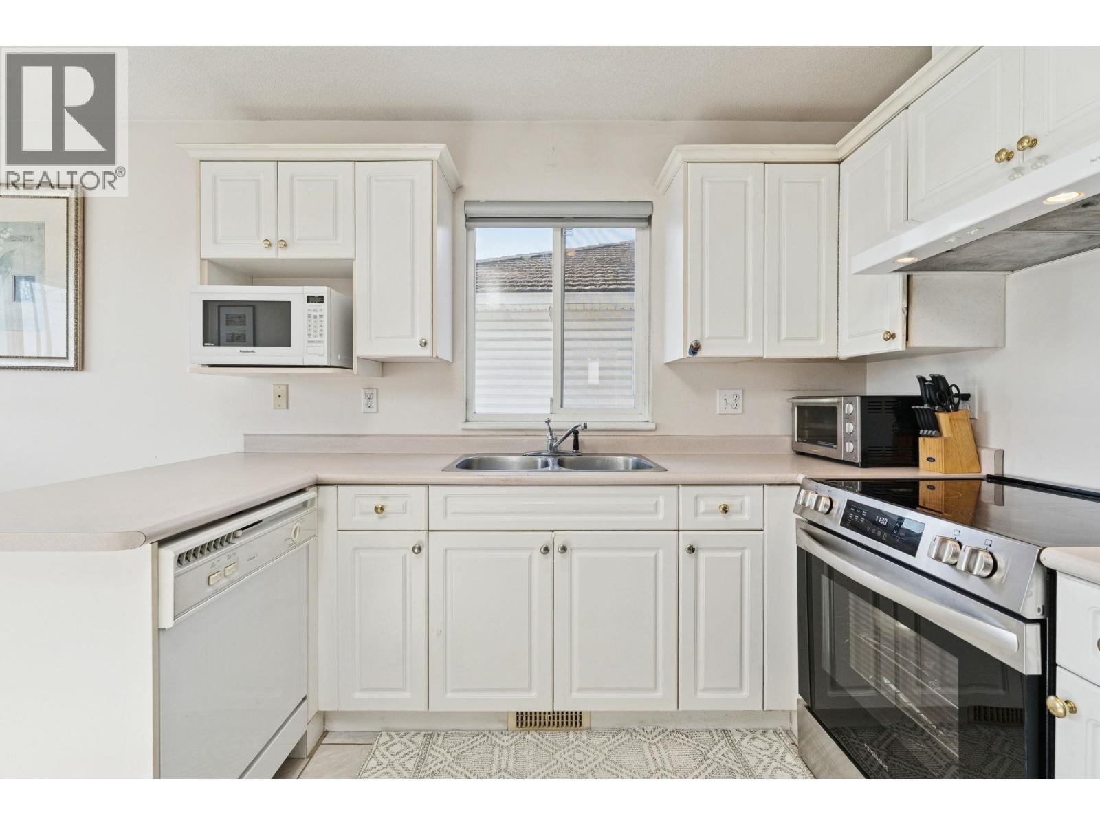 132 San Juan Place, Coquitlam, British Columbia  V3K 6Y8 - Photo 13 - R3058294