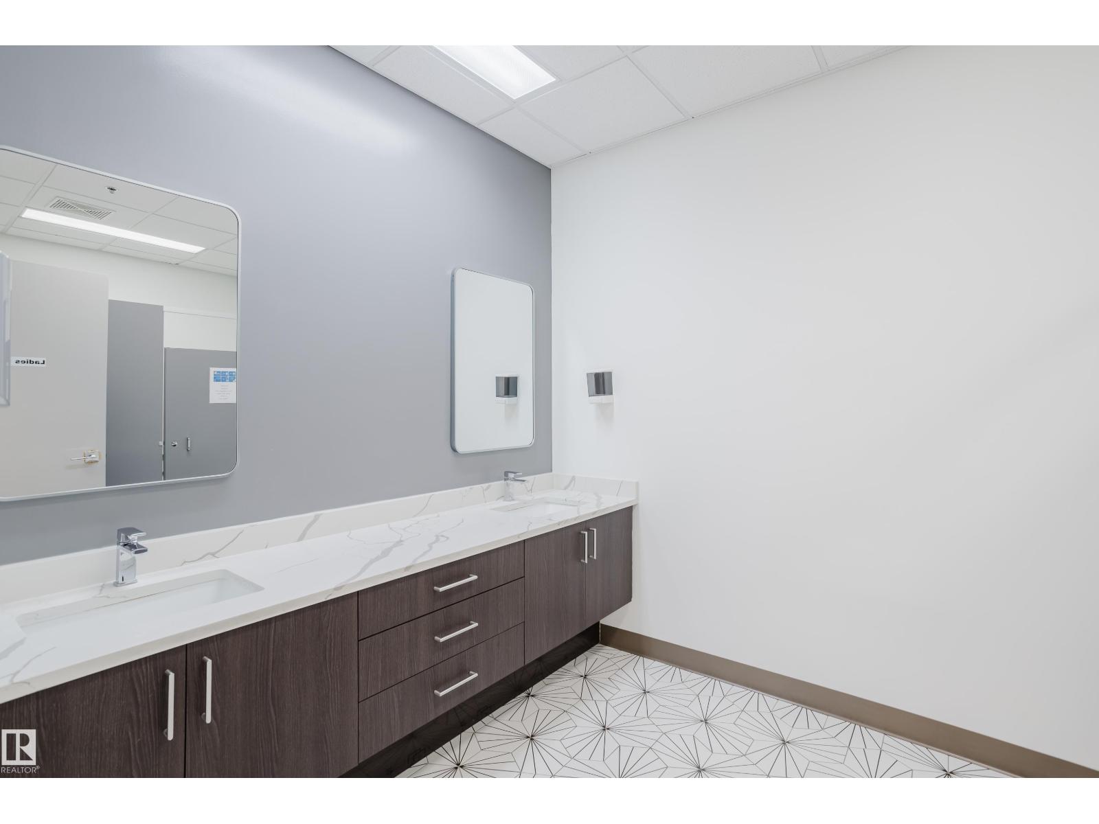 7203 Roper Rd Nw, Edmonton, Alberta  T6B 3J4 - Photo 29 - E4462052
