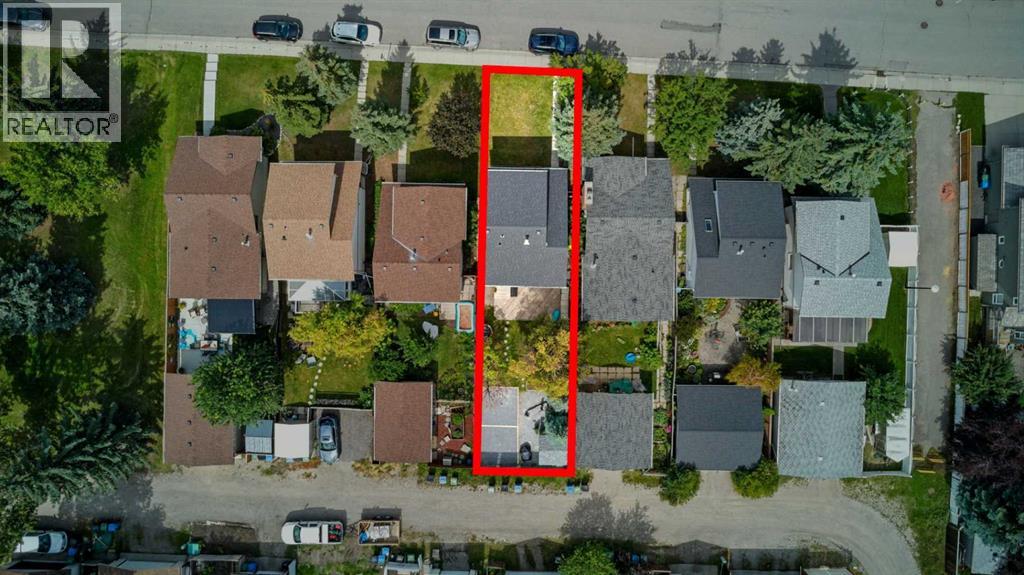 Property at 123 Silverstone Road NW image 2