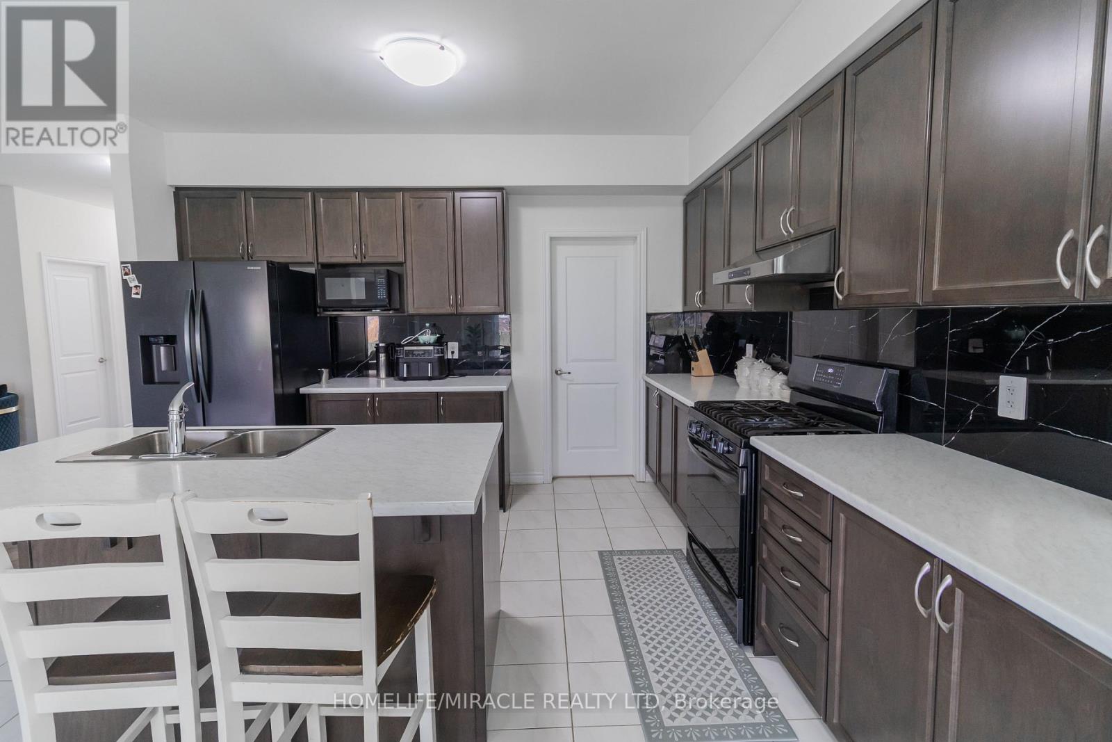75 Hitchman Street, Brant, Ontario  N3L 0M1 - Photo 16 - X12461679