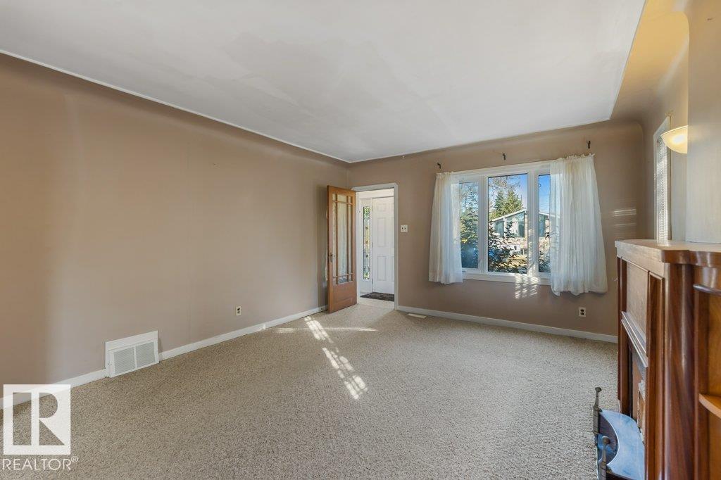 11208 79 St Nw, Edmonton, Alberta  T5B 2J7 - Photo 4 - E4462053