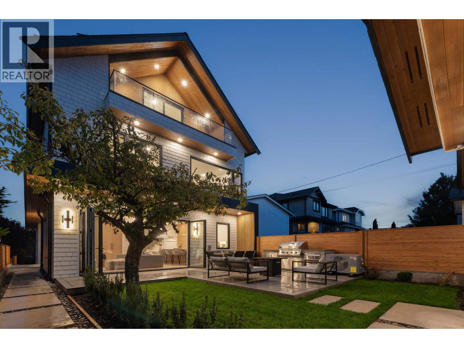 2 312 E 37th Avenue, Vancouver, British Columbia  V5W 1E7 - Photo 2 - R3058225