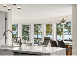 206 1119 VIDAL STREET, White Rock, British Columbia