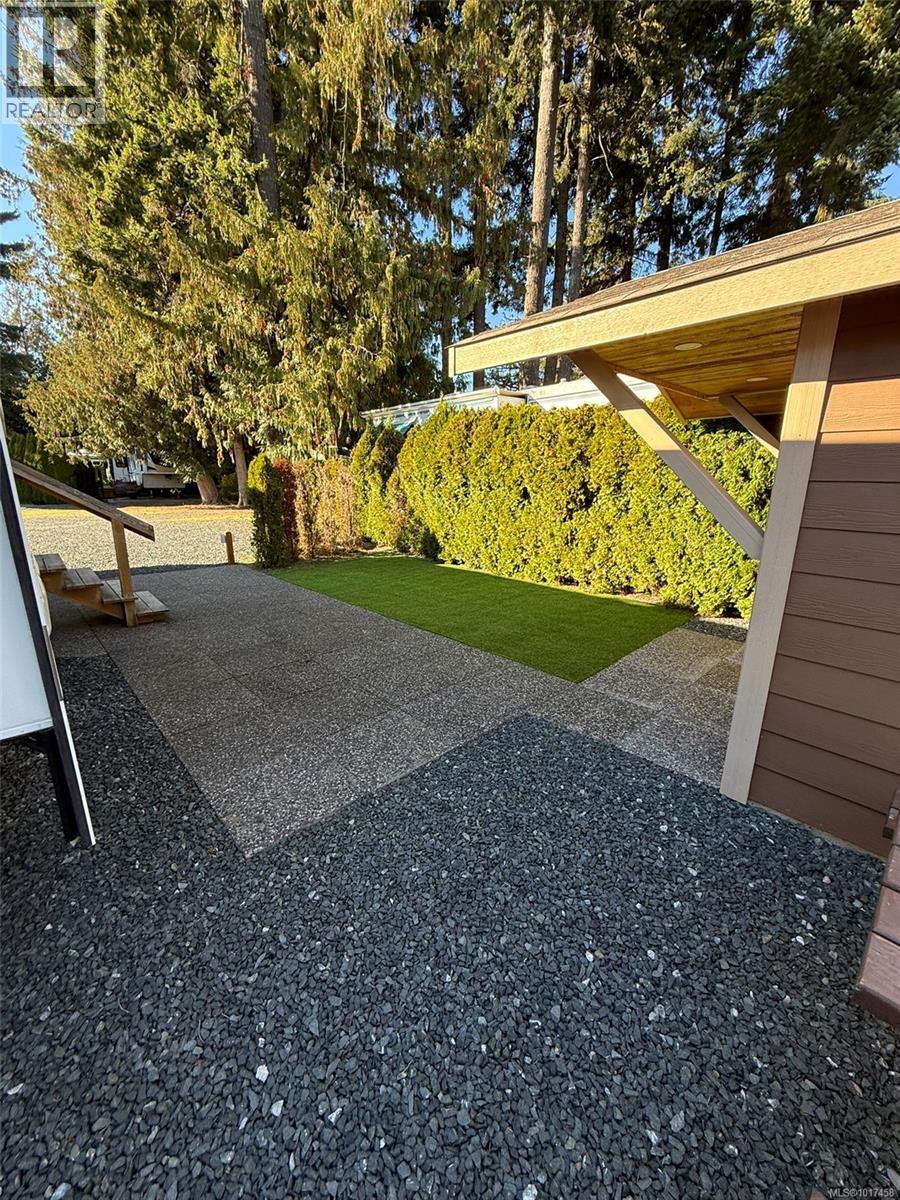 44 6050 Island Hwy, Qualicum Beach, British Columbia  V9K 2E1 - Photo 4 - 1017458