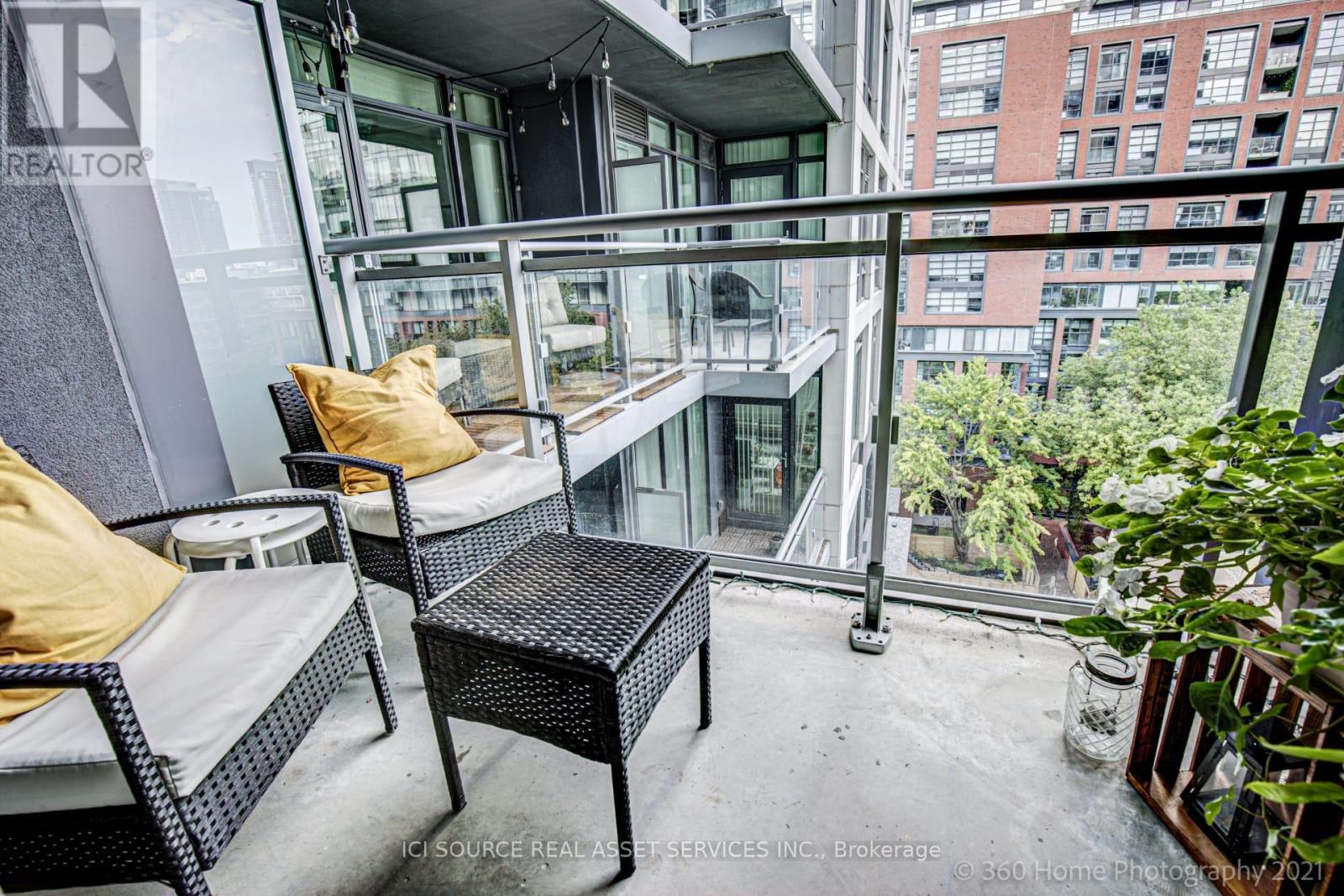 1020 - 525 Adelaide Street W, Toronto, Ontario  M5V 0N7 - Photo 18 - C12461712