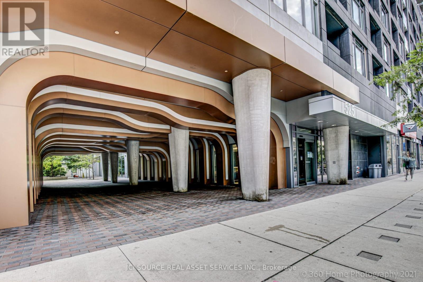 1020 - 525 Adelaide Street W, Toronto, Ontario  M5V 0N7 - Photo 2 - C12461712