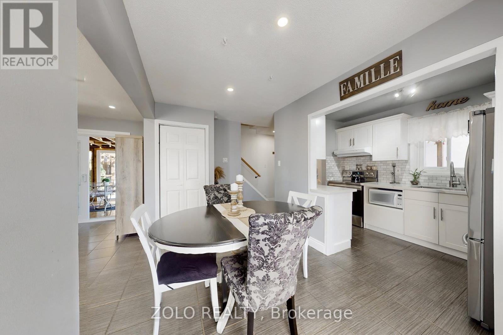30 Greenbush Court, Brampton, Ontario  L6S 2K2 - Photo 12 - W12461669