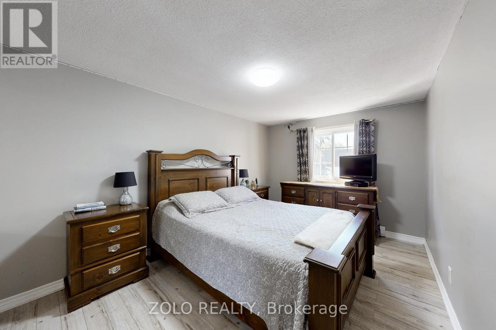 30 Greenbush Court, Brampton, Ontario  L6S 2K2 - Photo 16 - W12461669