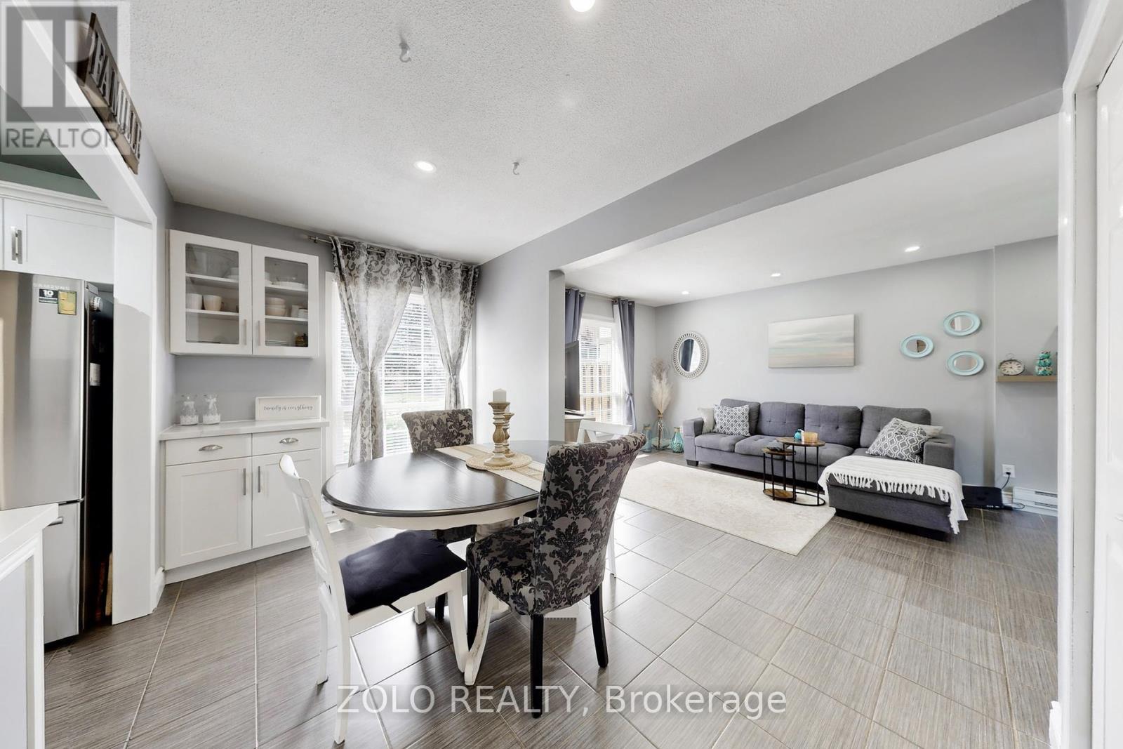 30 Greenbush Court, Brampton, Ontario  L6S 2K2 - Photo 8 - W12461669
