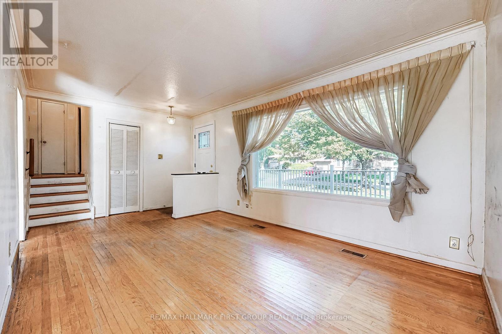 14 Heatherwood Road, Ajax, Ontario  L1S 2K7 - Photo 4 - E12461710