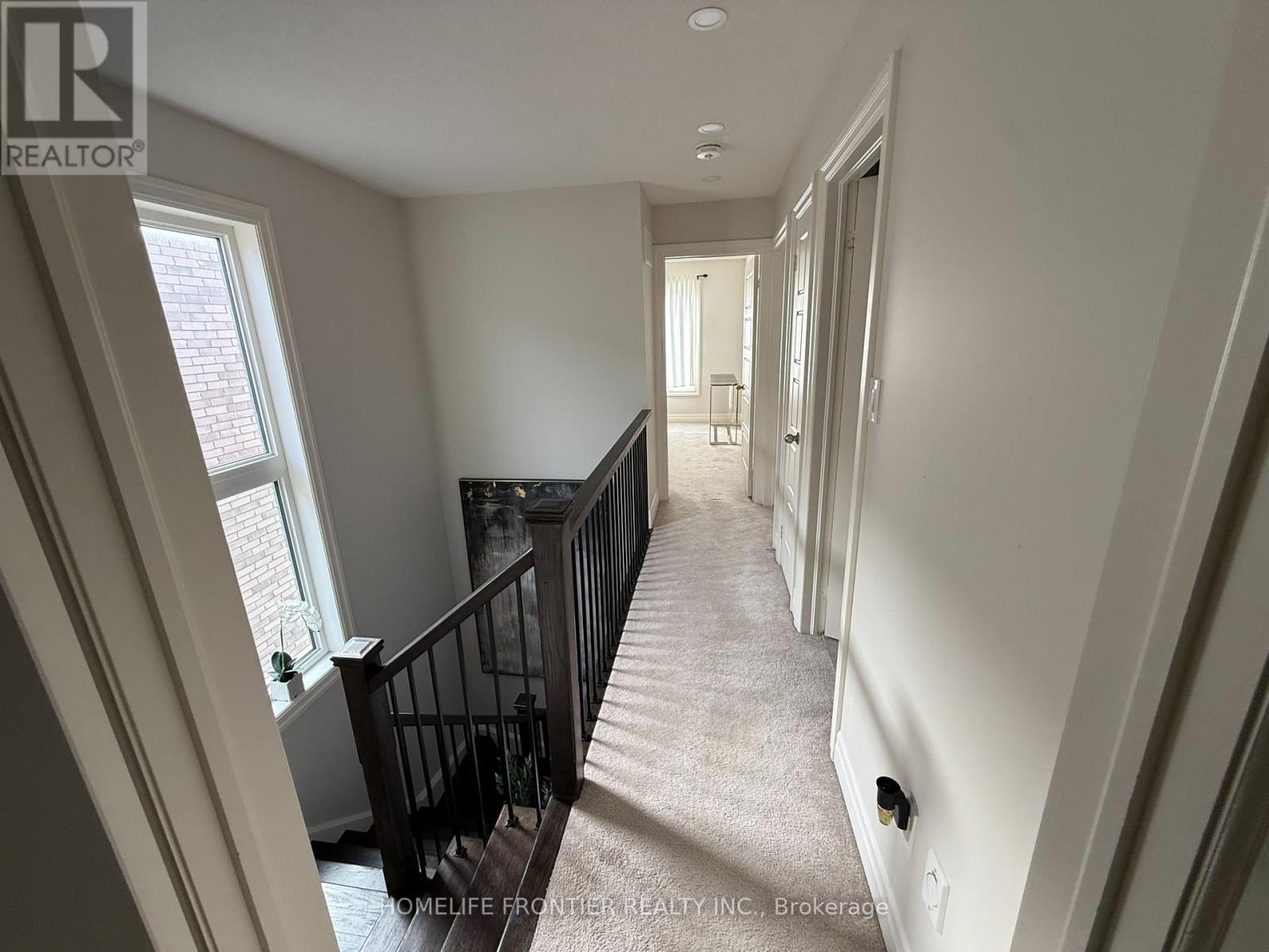 30 Vantage Loop Avenue, Newmarket, Ontario  L3X 0K6 - Photo 13 - N12461683