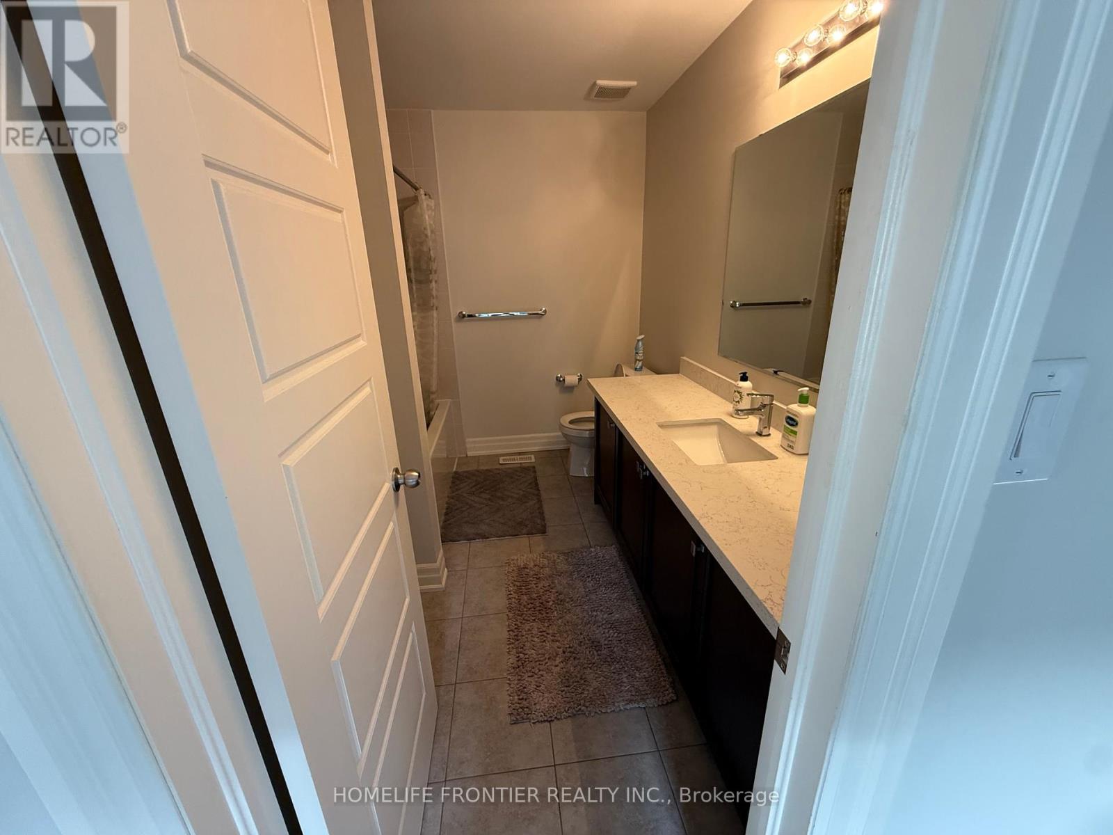 30 Vantage Loop Avenue, Newmarket, Ontario  L3X 0K6 - Photo 14 - N12461683