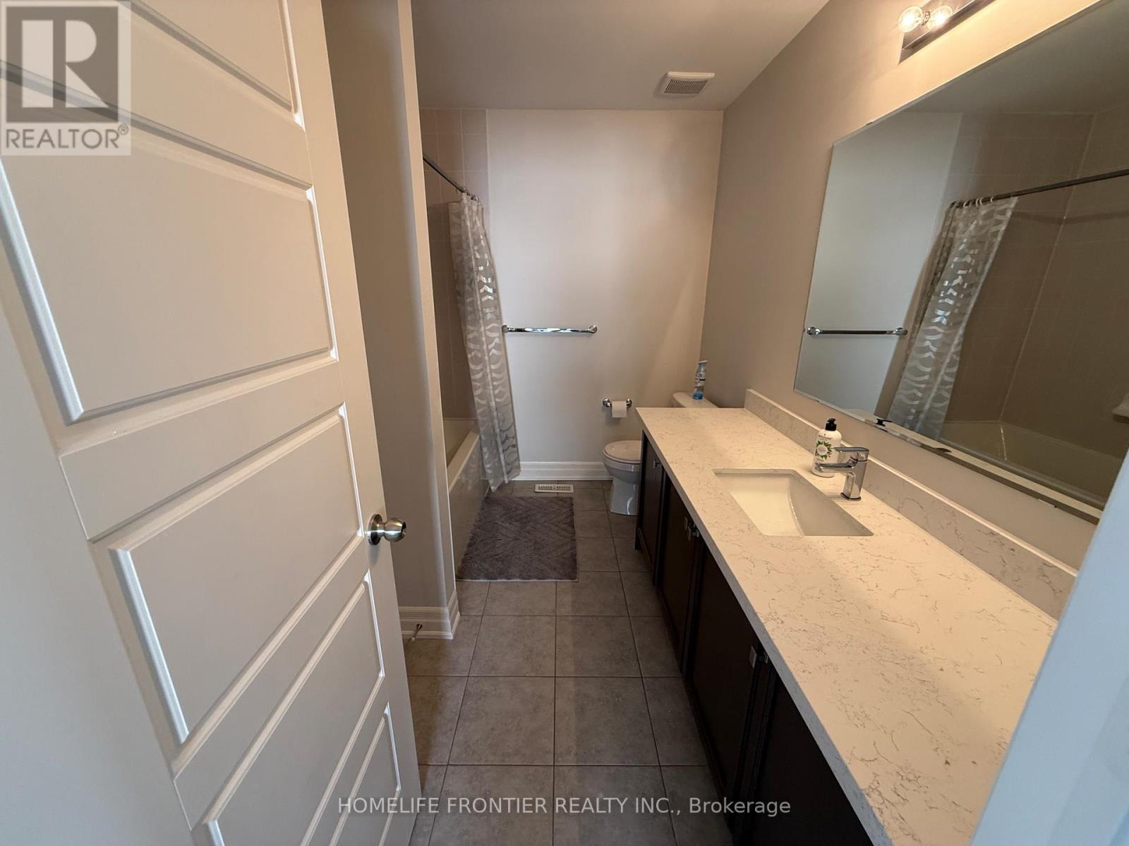 30 Vantage Loop Avenue, Newmarket, Ontario  L3X 0K6 - Photo 26 - N12461683