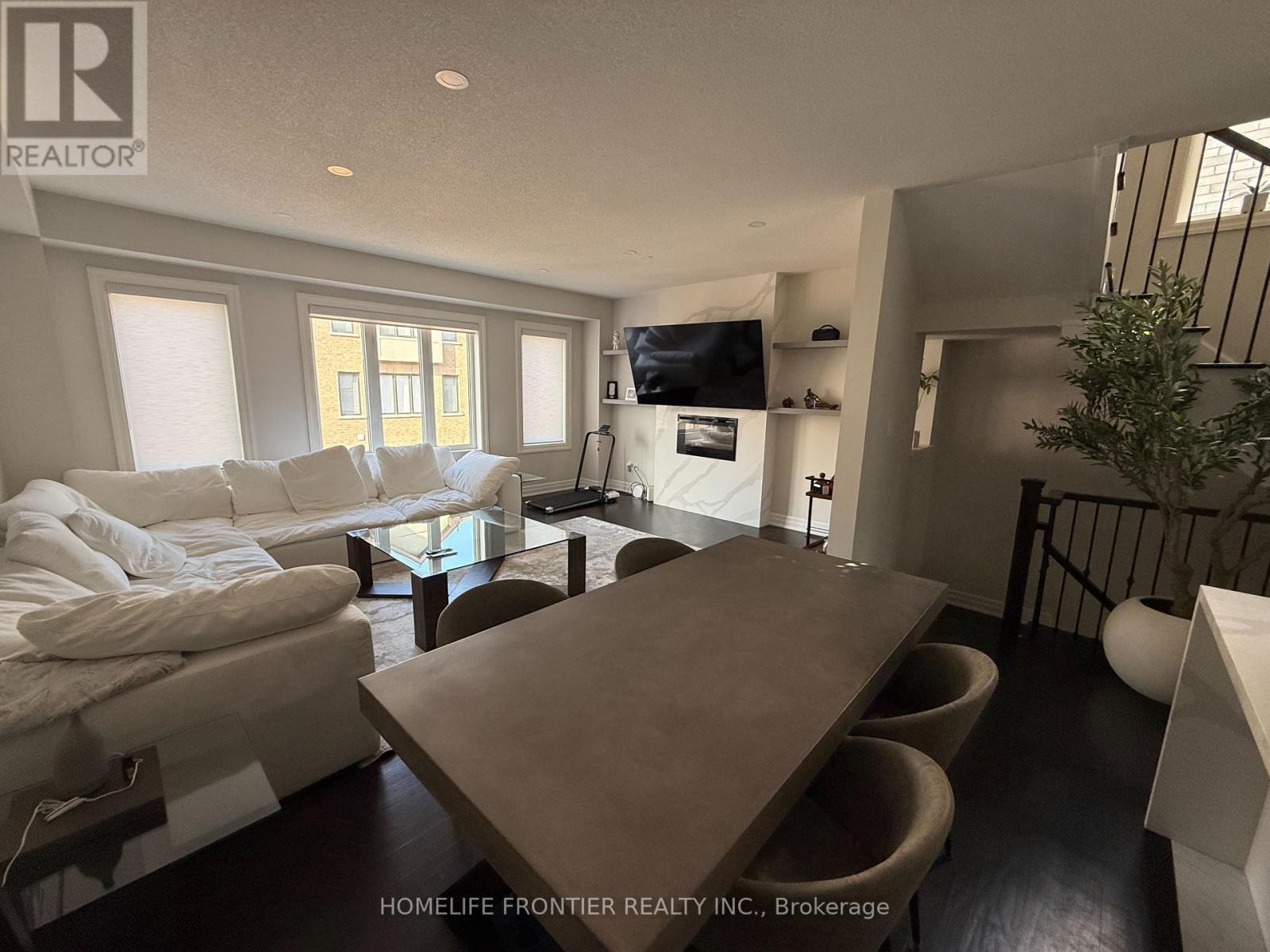 30 Vantage Loop Avenue, Newmarket, Ontario  L3X 0K6 - Photo 37 - N12461683