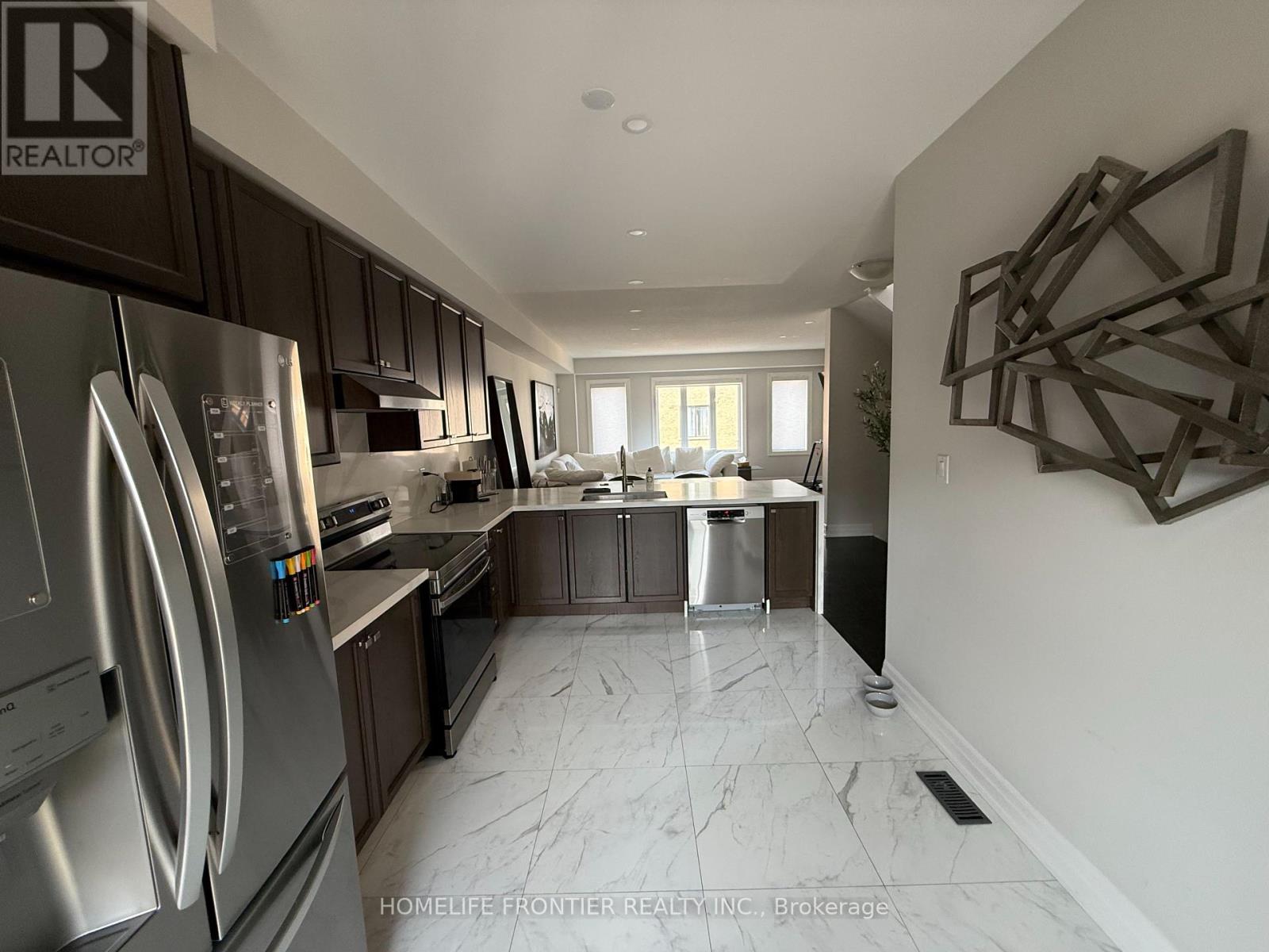30 Vantage Loop Avenue, Newmarket, Ontario  L3X 0K6 - Photo 40 - N12461683