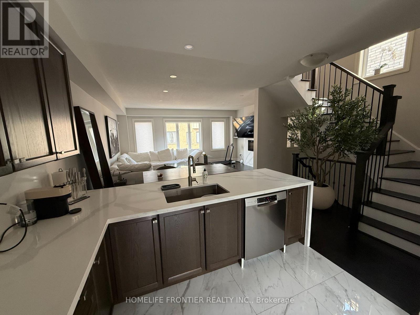 30 Vantage Loop Avenue, Newmarket, Ontario  L3X 0K6 - Photo 41 - N12461683