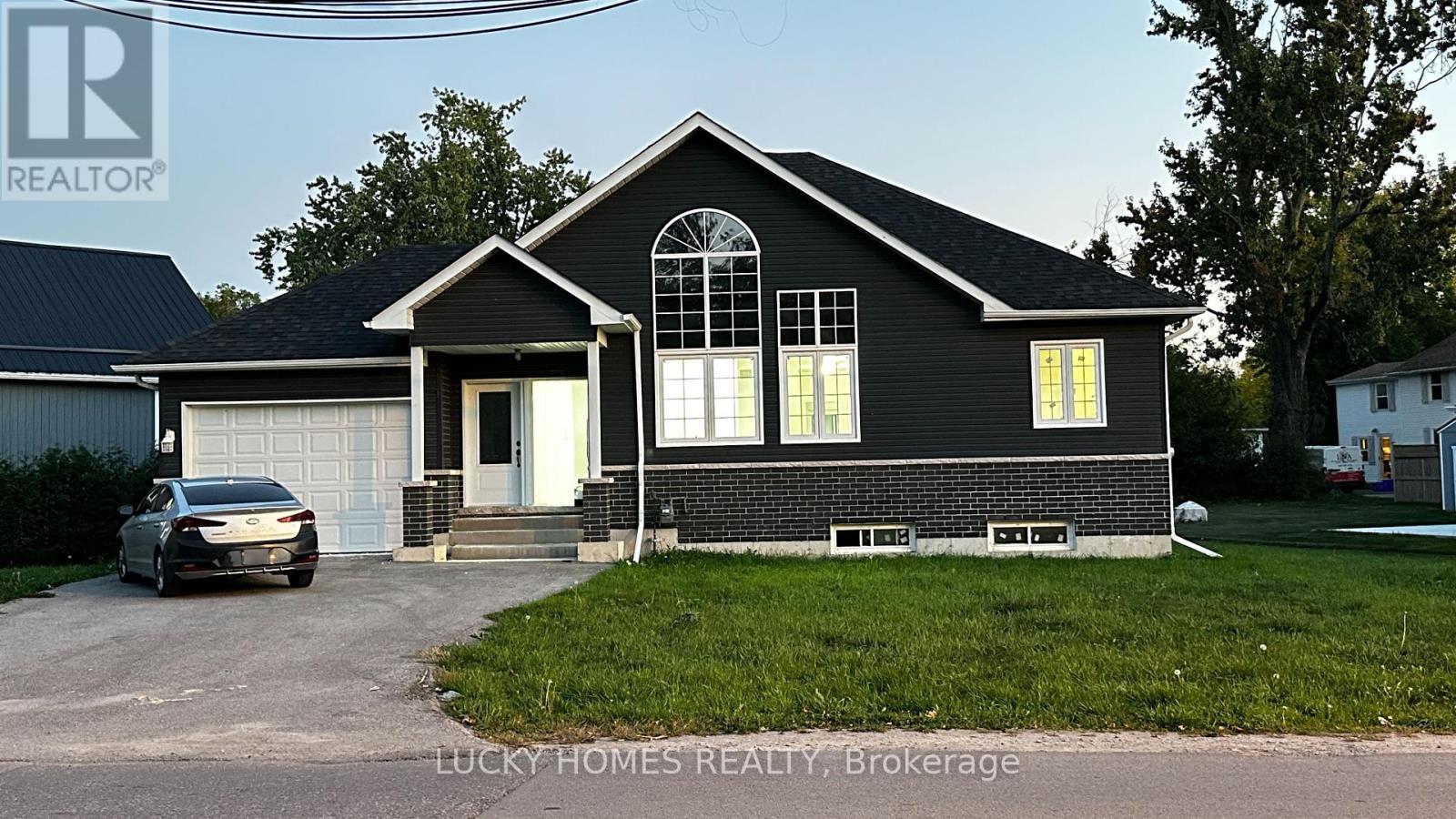 217 Main Street, Brock, Ontario  L0K 1A0 - Photo 2 - N12461692