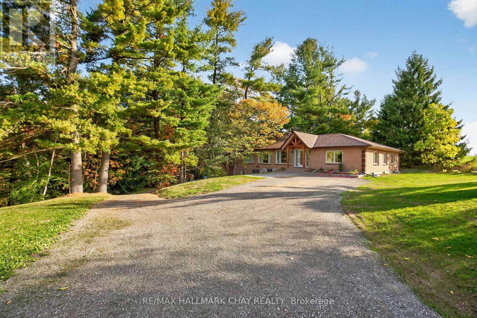 4687 Line 2 N, Oro-Medonte, Ontario  L0L 1V0 - Photo 2 - S12461694