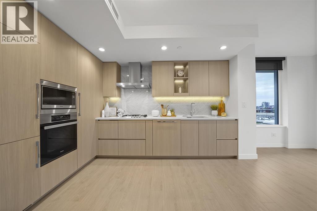 1206 1768 Cook Street, Vancouver, British Columbia  V5Y 0N3 - Photo 2 - R3058292