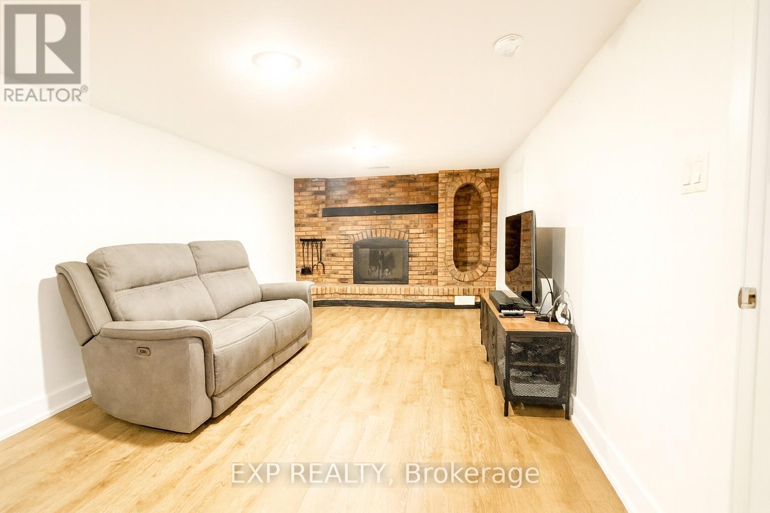 65 Anndale Drive, Toronto, Ontario  M2N 2X2 - Photo 9 - C12460954