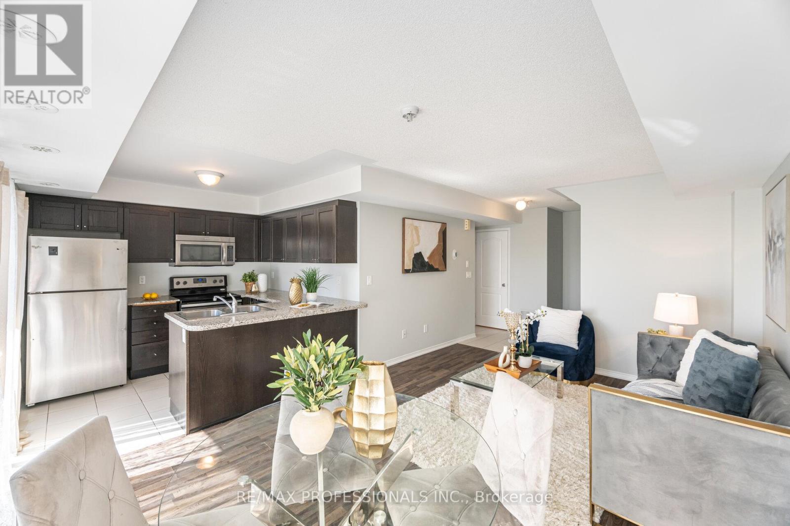 608 - 140 Widdicombe Hill Boulevard, Toronto, Ontario  M9R 0A9 - Photo 11 - W12461702