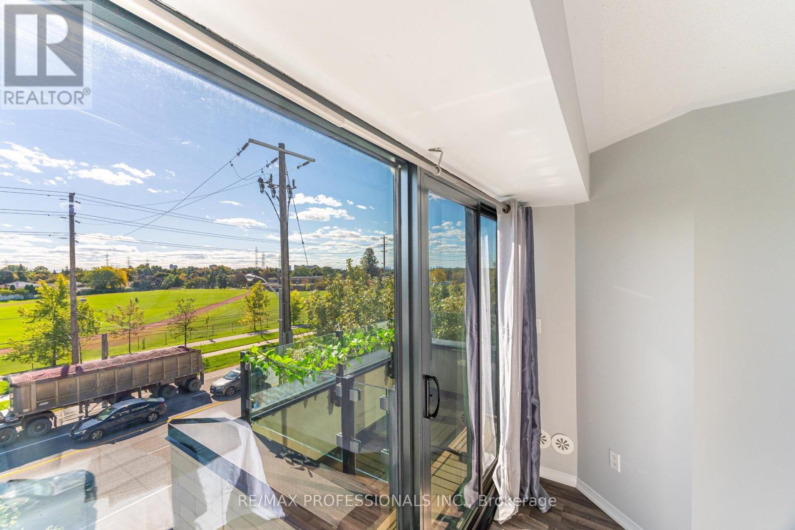608 - 140 Widdicombe Hill Boulevard, Toronto, Ontario  M9R 0A9 - Photo 23 - W12461702