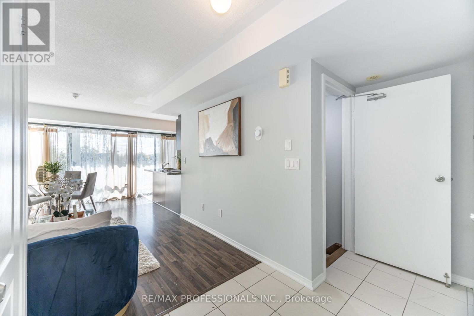 608 - 140 Widdicombe Hill Boulevard, Toronto, Ontario  M9R 0A9 - Photo 6 - W12461702