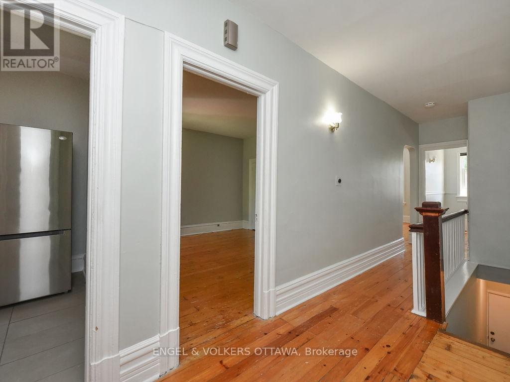 2 - 79 Third Avenue, Ottawa, Ontario  K1S 2J7 - Photo 7 - X12461729