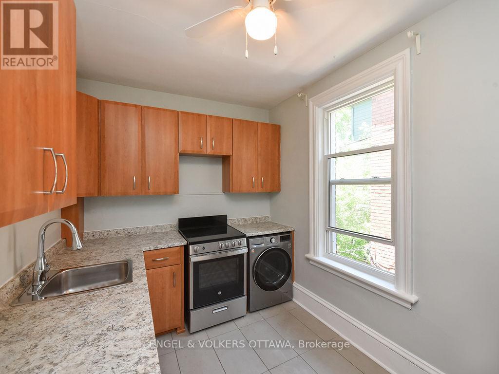 2 - 79 Third Avenue, Ottawa, Ontario  K1S 2J7 - Photo 8 - X12461729