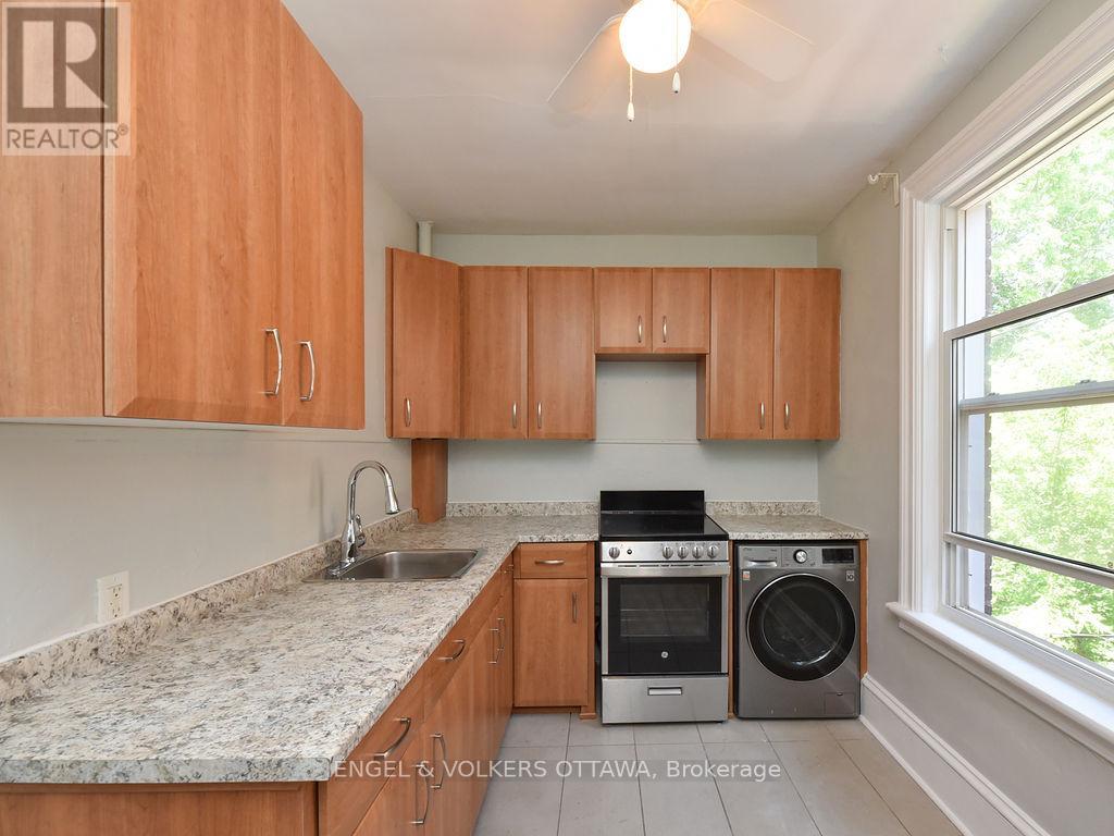 2 - 79 Third Avenue, Ottawa, Ontario  K1S 2J7 - Photo 9 - X12461729