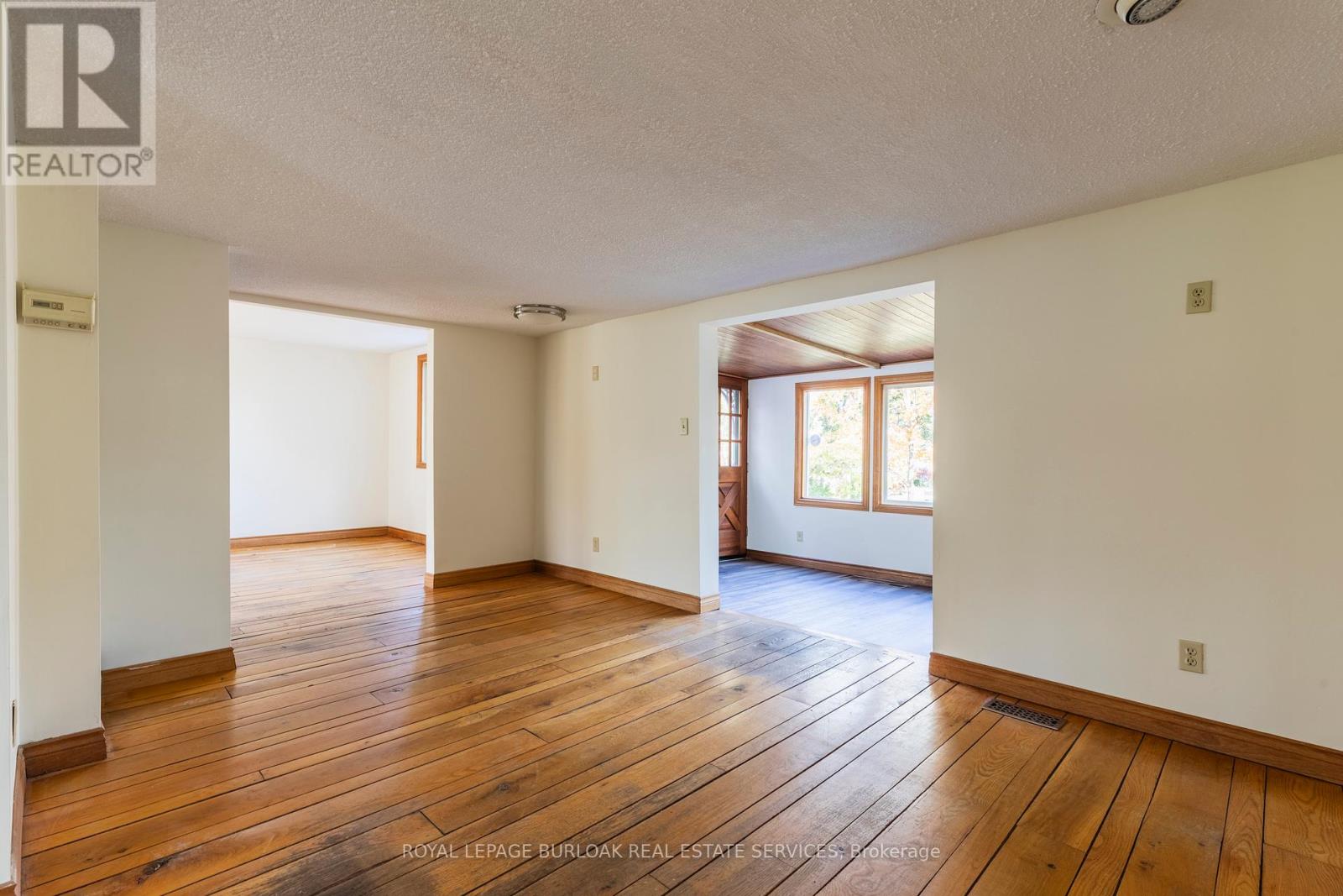 26 Auditorium Circle, Grimsby, Ontario  L3M 2R5 - Photo 25 - X12461709