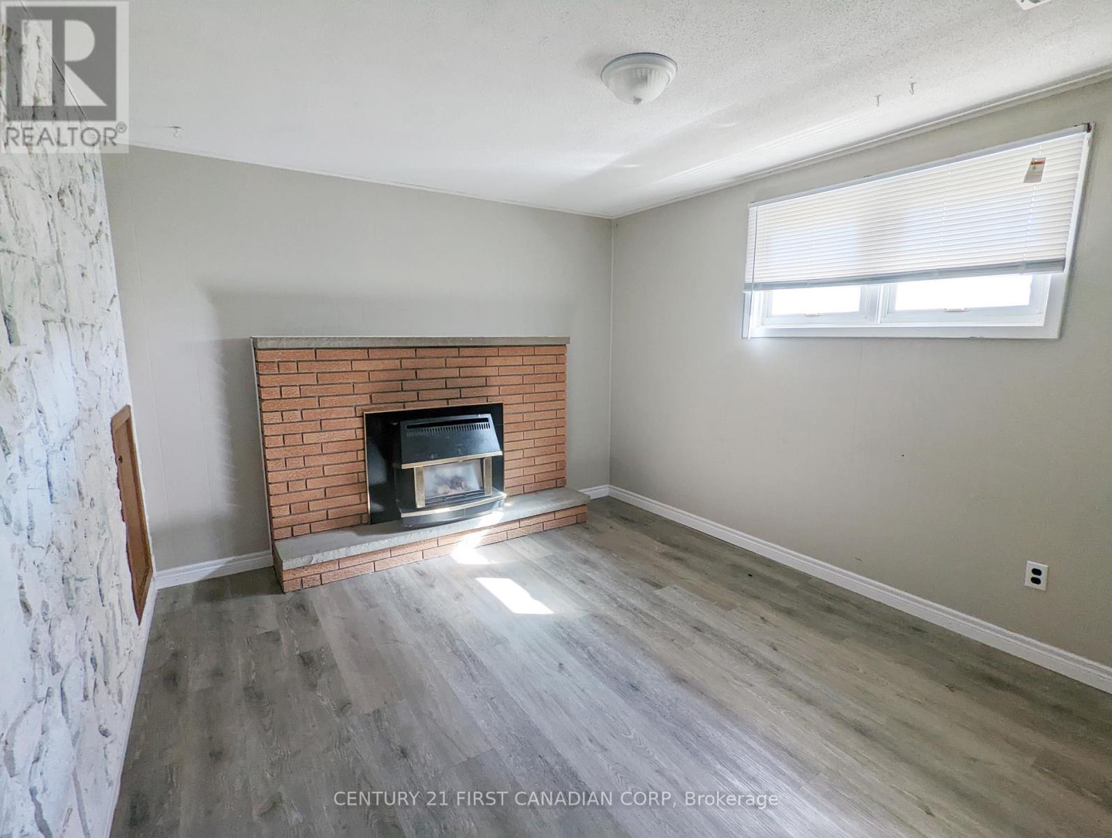 6 Spartan Drive, Brantford, Ontario  N3R 6C7 - Photo 21 - X12461043