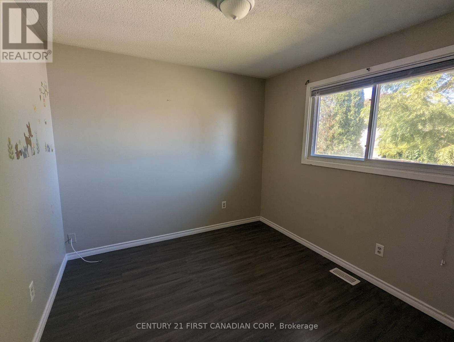 6 Spartan Drive, Brantford, Ontario  N3R 6C7 - Photo 14 - X12461043