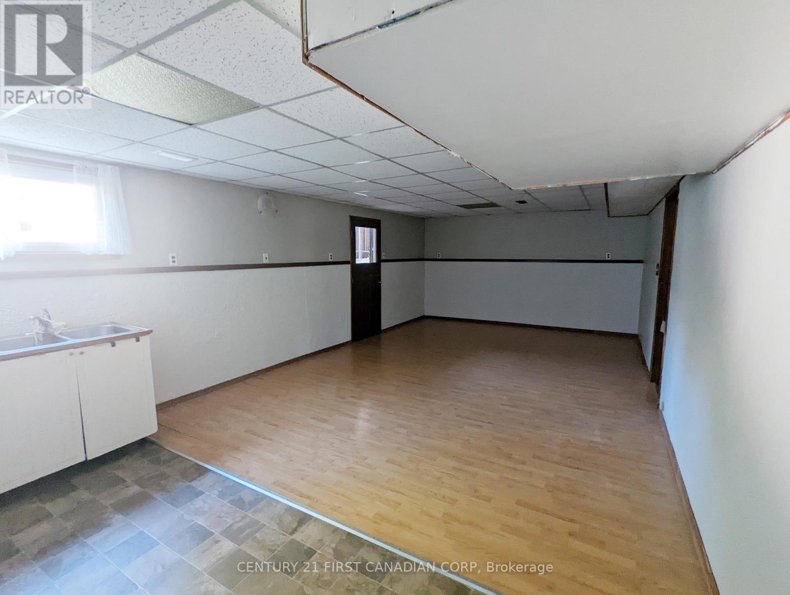6 Spartan Drive, Brantford, Ontario  N3R 6C7 - Photo 20 - X12461043
