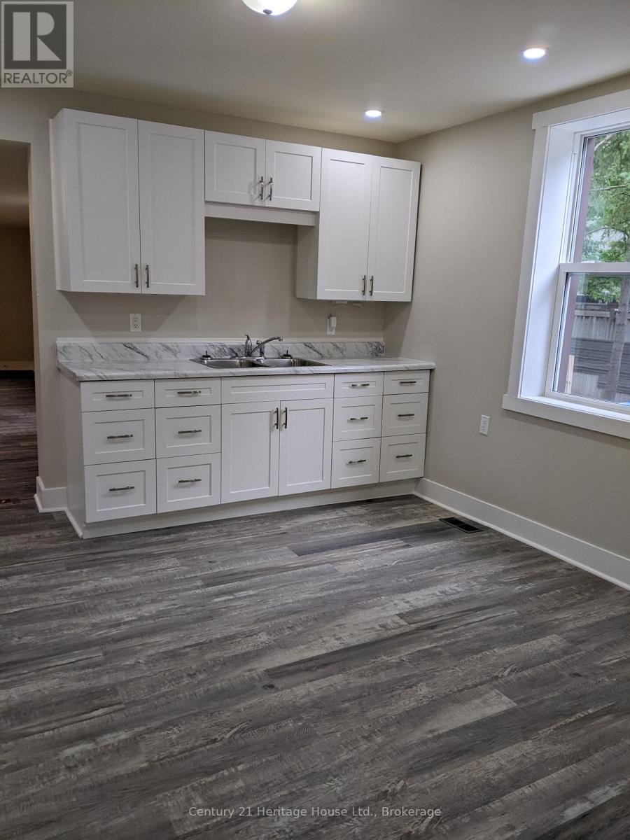 50 Goderich Street E, Huron East (Seaforth), Ontario  N0K 1W0 - Photo 7 - X12461724