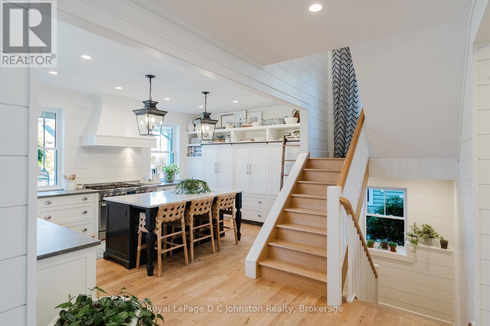 81 Cedar Bush Drive, Saugeen Shores, Ontario  N0H 2L0 - Photo 8 - X12461725