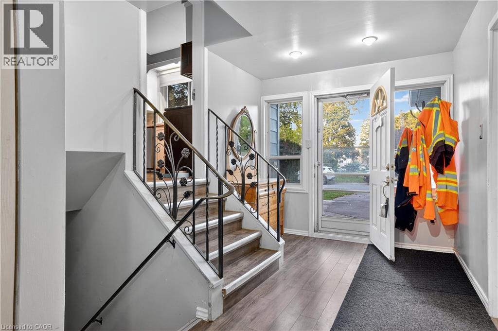 13 Roosevelt Avenue, Waterloo, Ontario  N2L 2N2 - Photo 25 - 40774674