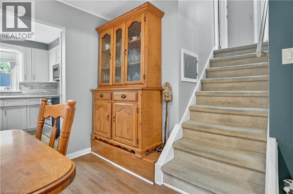 13 Roosevelt Avenue, Waterloo, Ontario  N2L 2N2 - Photo 18 - 40774674