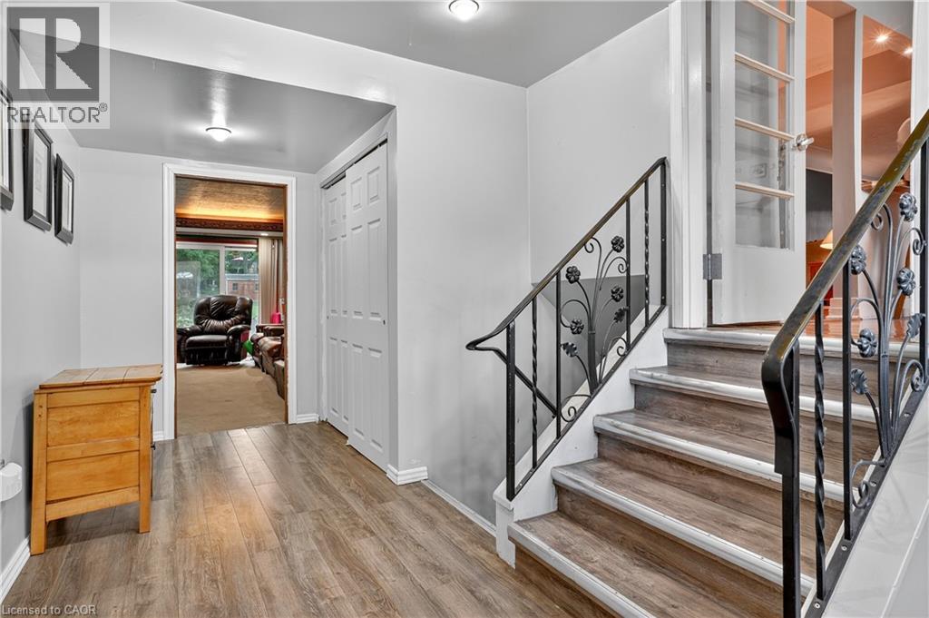 13 Roosevelt Avenue, Waterloo, Ontario  N2L 2N2 - Photo 26 - 40774674