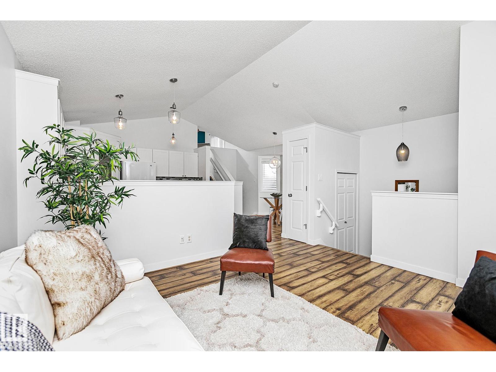 7822 Schmid Pl Nw, Edmonton, Alberta  T6R 0K5 - Photo 11 - E4462055