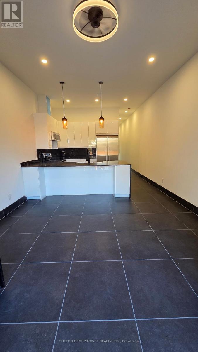 3 - 105 Campbell Avenue, Toronto, Ontario  M6P 3V1 - Photo 4 - W12357952